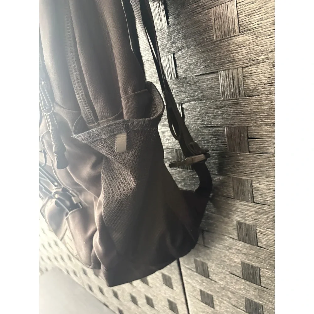 North face jester large back pack black